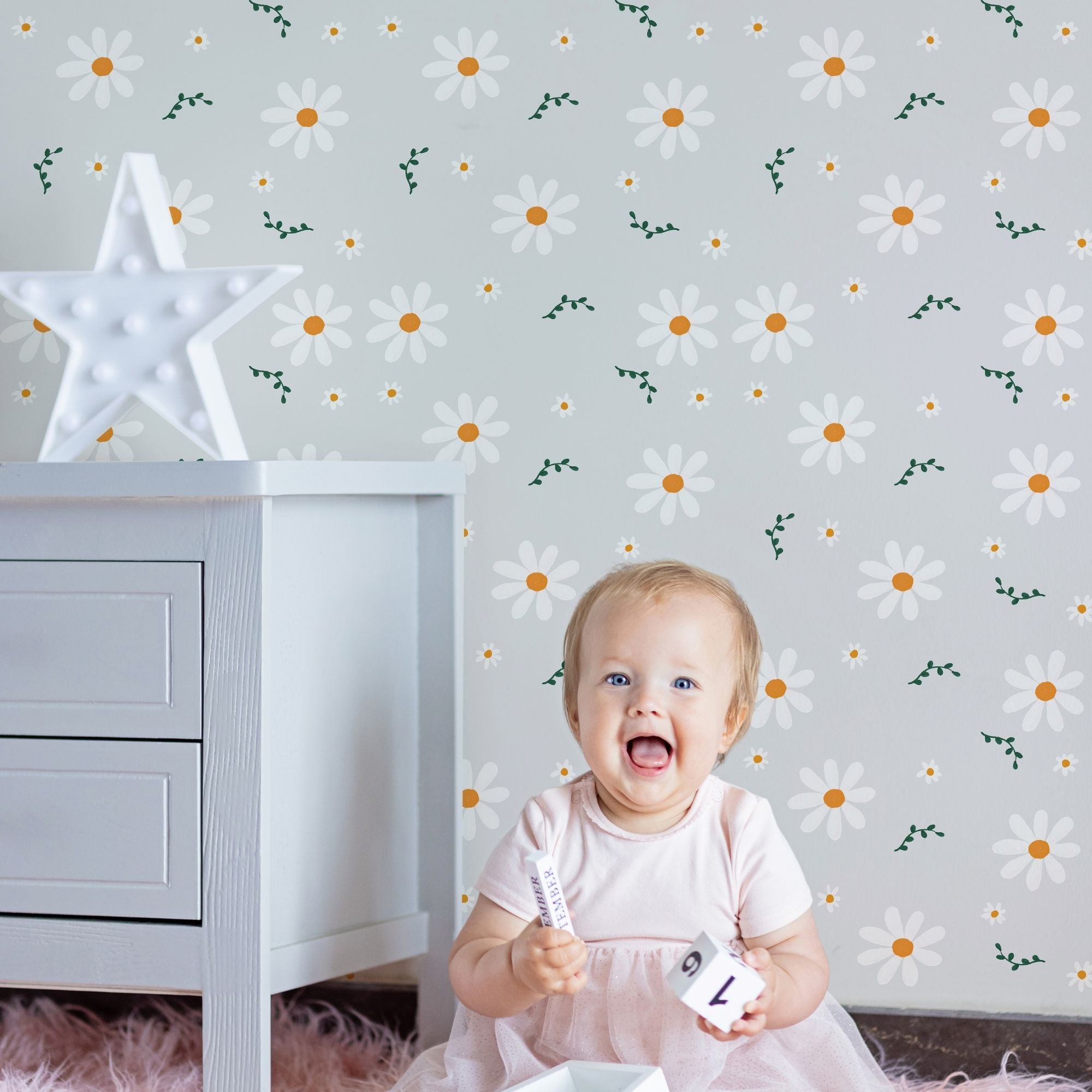 Flower Peel and Stick or Traditional Wallpaper - Summer Daisy Dream